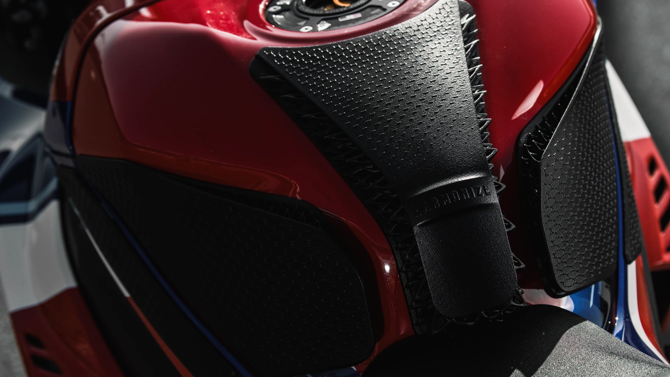 Close view of the EXT-SC82 rider contact area