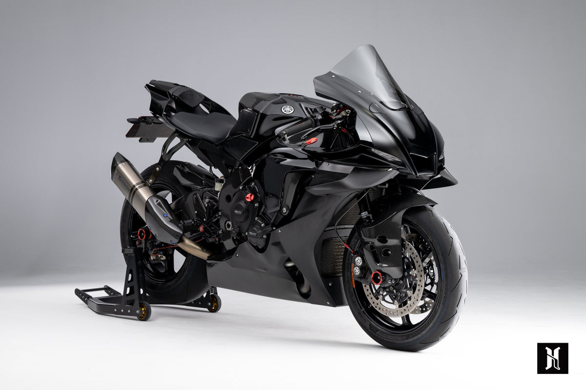 Yamaha YZF-R1 2020–2024 with HARMONIZE HMZ-R1 winglets installed