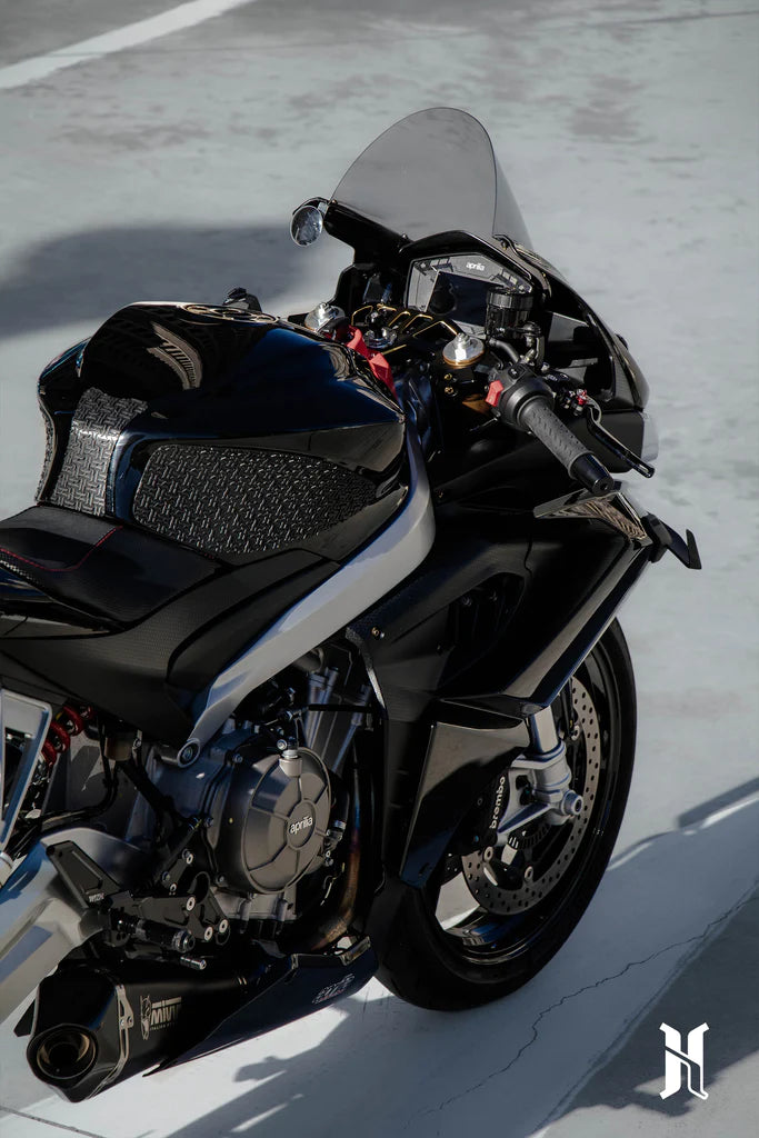 HARMONIZE HTP-660 RB tank pad set for Aprilia RS660, close-up view