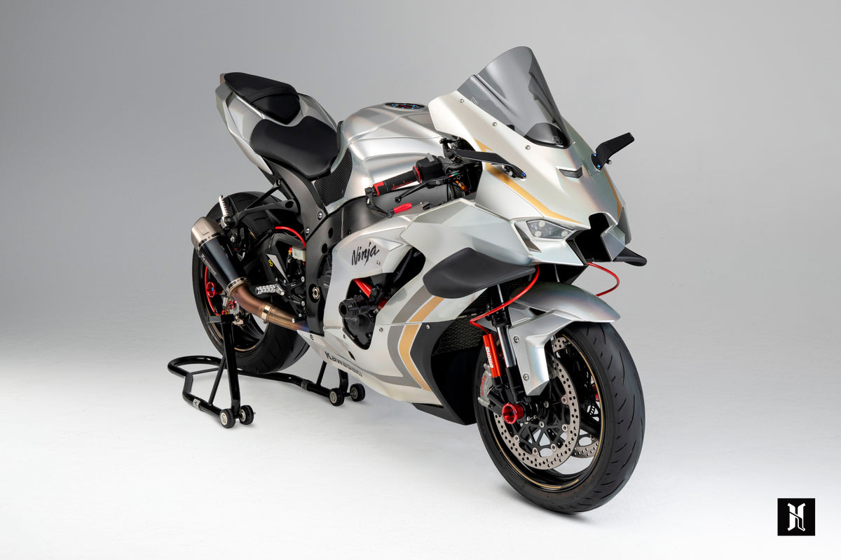 Kawasaki Ninja ZX-10R with HARMONIZE HMZ-ZX10R W/WS winglets side view