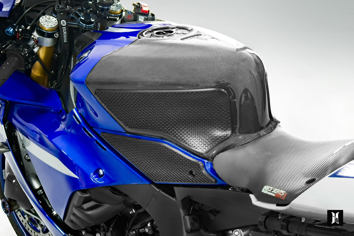 HTP-R1TC MorphGrip tank pads installed on a Yamaha YZF-R1 extended tank cover