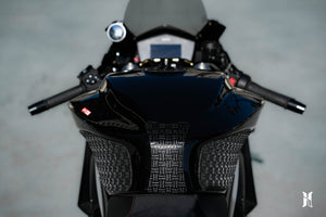 Close-up of Aprilia RS660 Tank Pads - High-Quality Anti-Slip Grips for Sportbike Riders