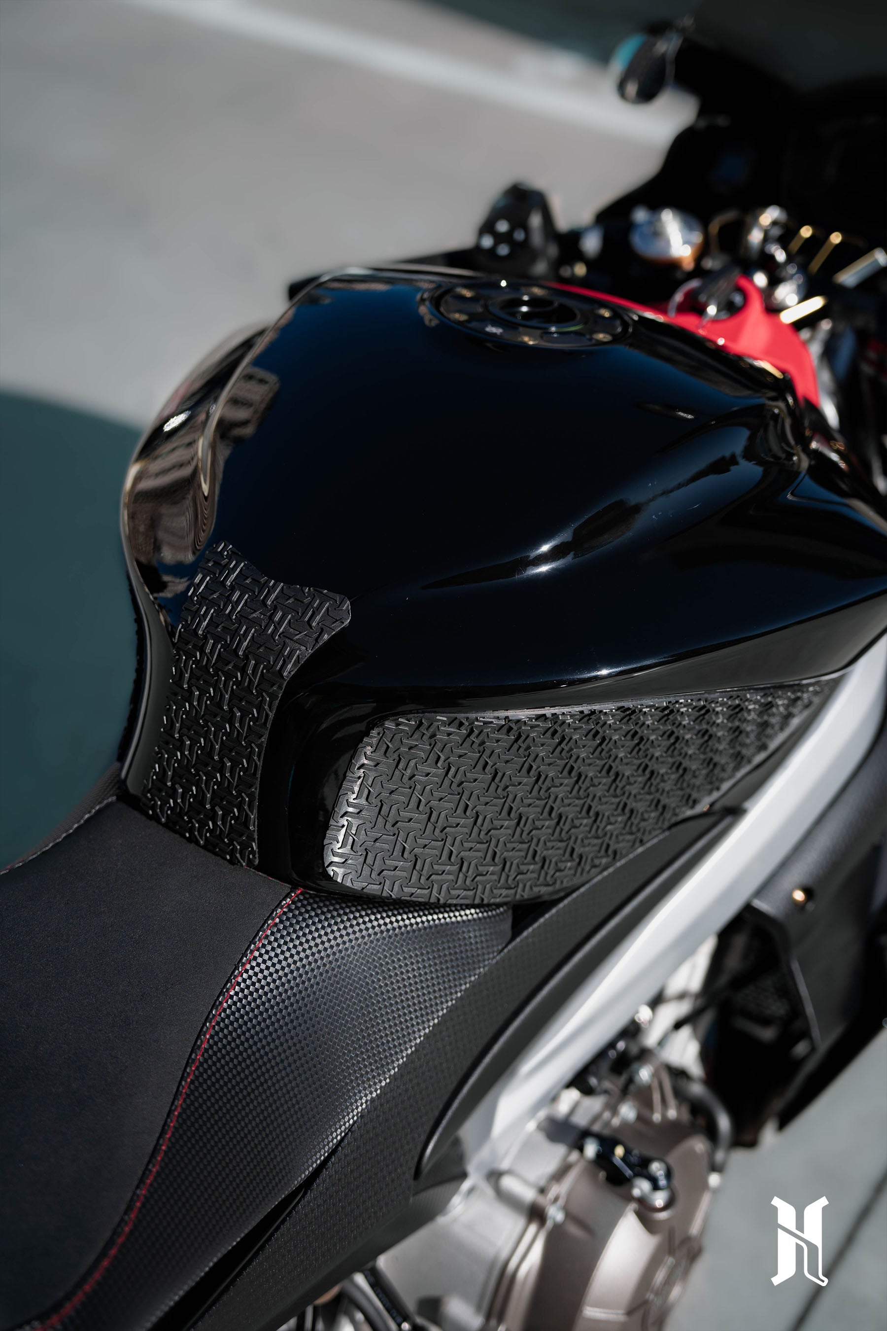 Tank Grips for Aprilia RS660 and Tuono 660 - Enhance Grip and Protection with Harmonize