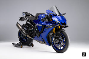 Yamaha YZF-R1 carbon fiber accessories, enhancing performance with precision 3D molded construction