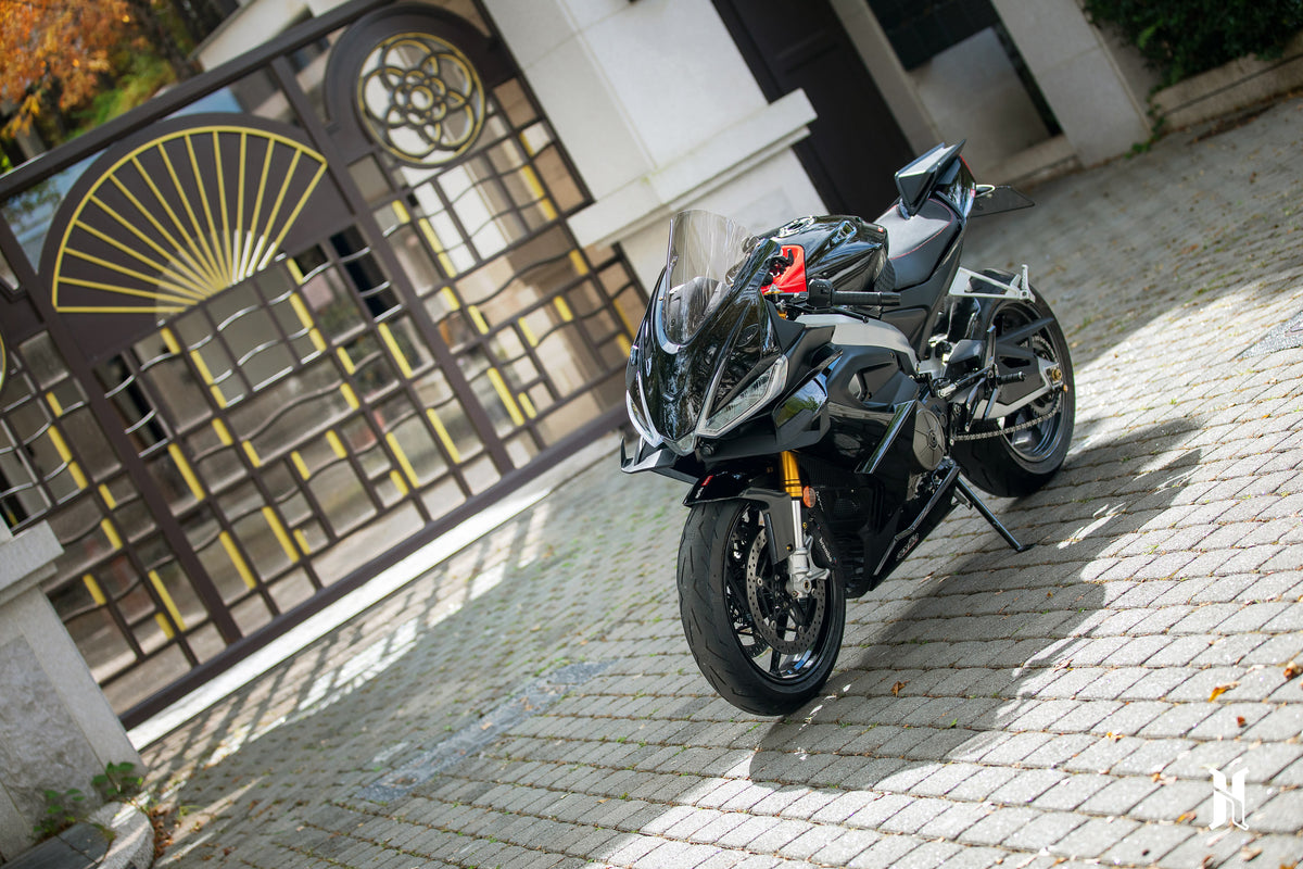 Aprilia RS660 fitted with winglets, improving airflow control and high-speed stability