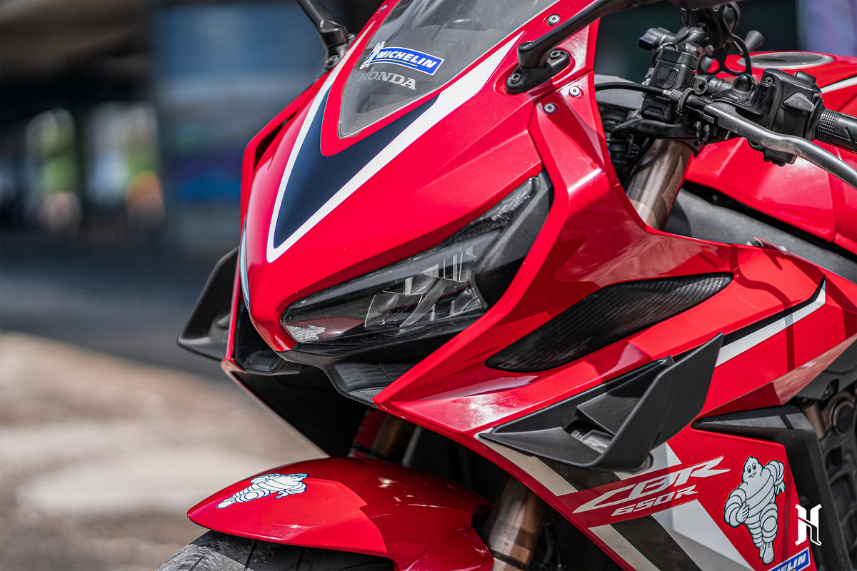 Detailed edge structure of HARMONIZE MotoTech winglet for Honda CBR650R ensuring aerodynamic precision