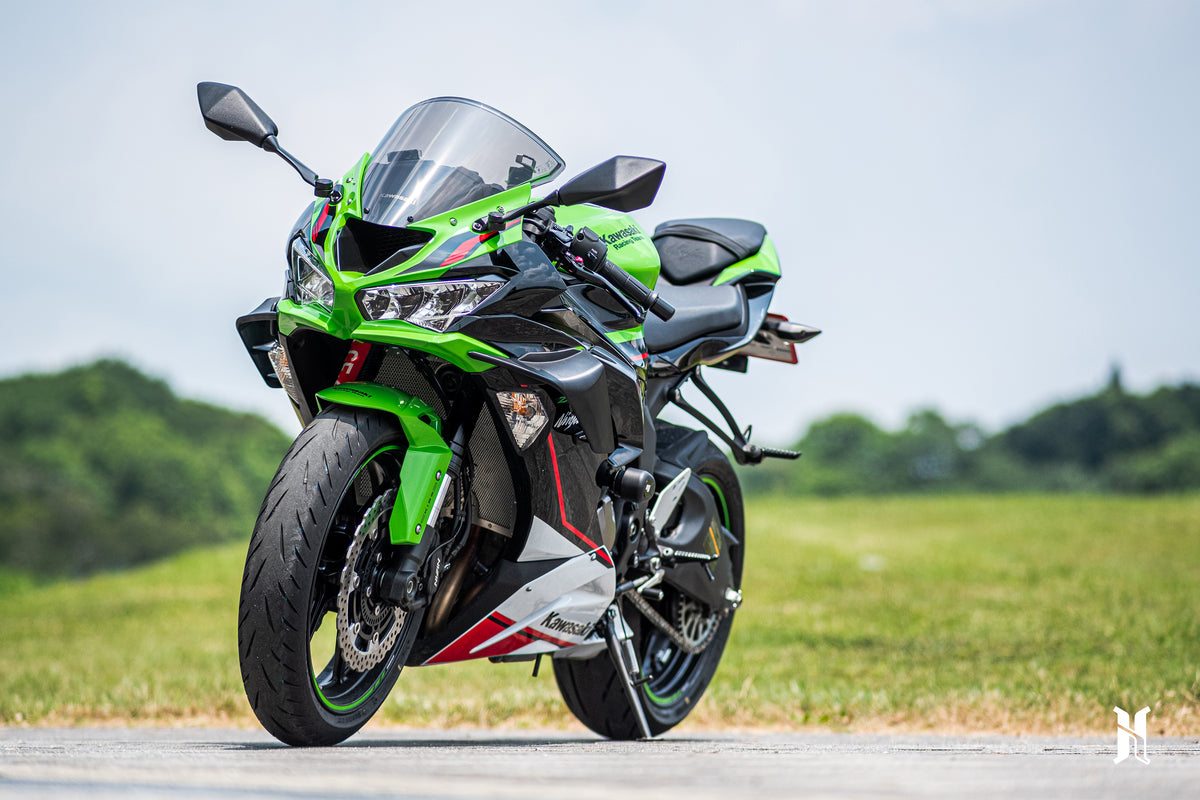 Kawasaki Ninja ZX-6R 636 equipped with aerodynamic winglets, improving front-end stability and aggressive styling