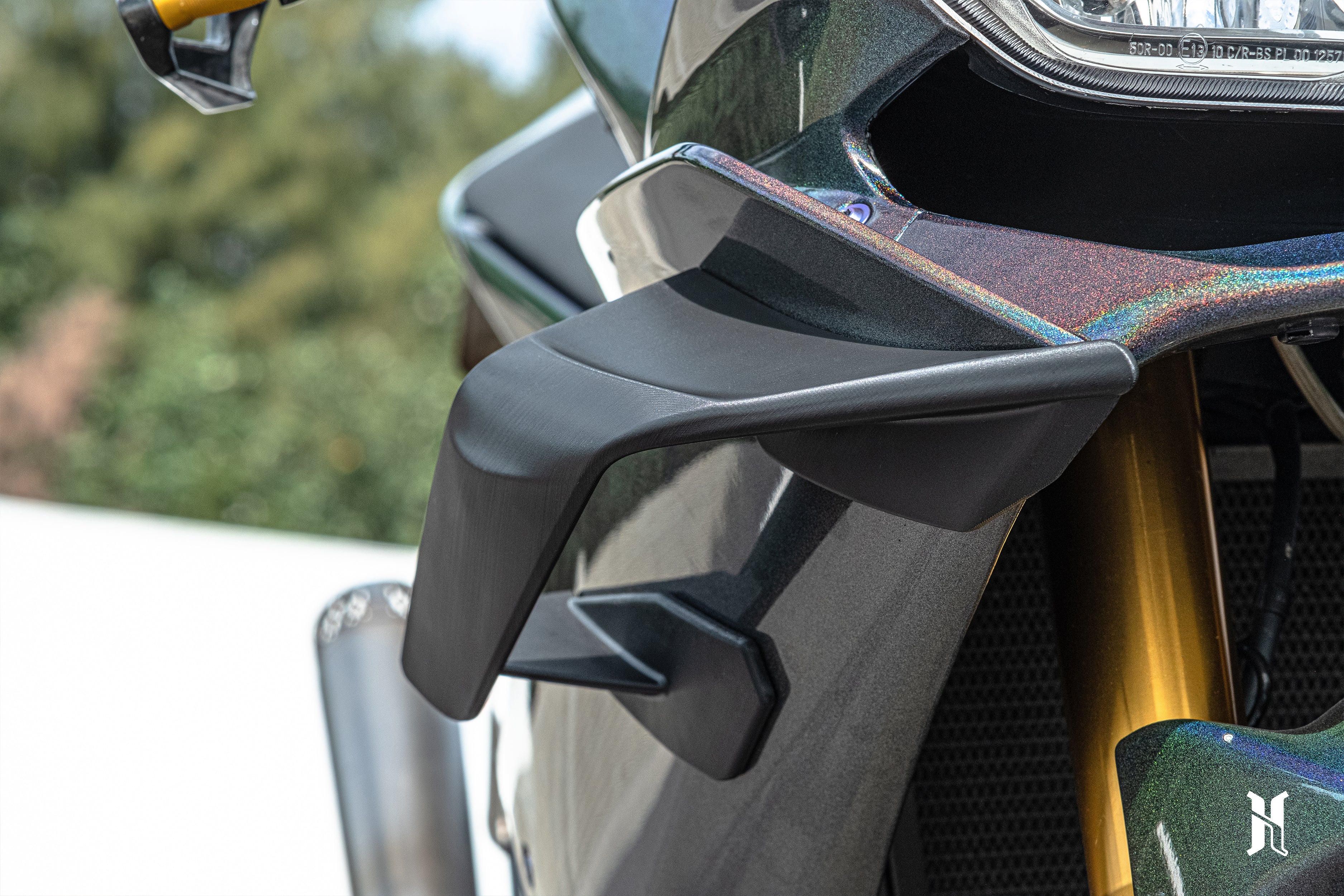 Harmonize aerodynamic winglets for Aprilia RSV4 2008-2020, high-performance Aprilia RSV4 winglets for improved stability and speed, Aprilia RSV4 racing winglets, aerodynamic upgrades for Aprilia motorcycles, Aprilia RSV4 custom parts, Aprilia RSV4 tuning and performance upgrades, high-quality Aprilia aftermarket parts, Aprilia winglets for enhanced airflow