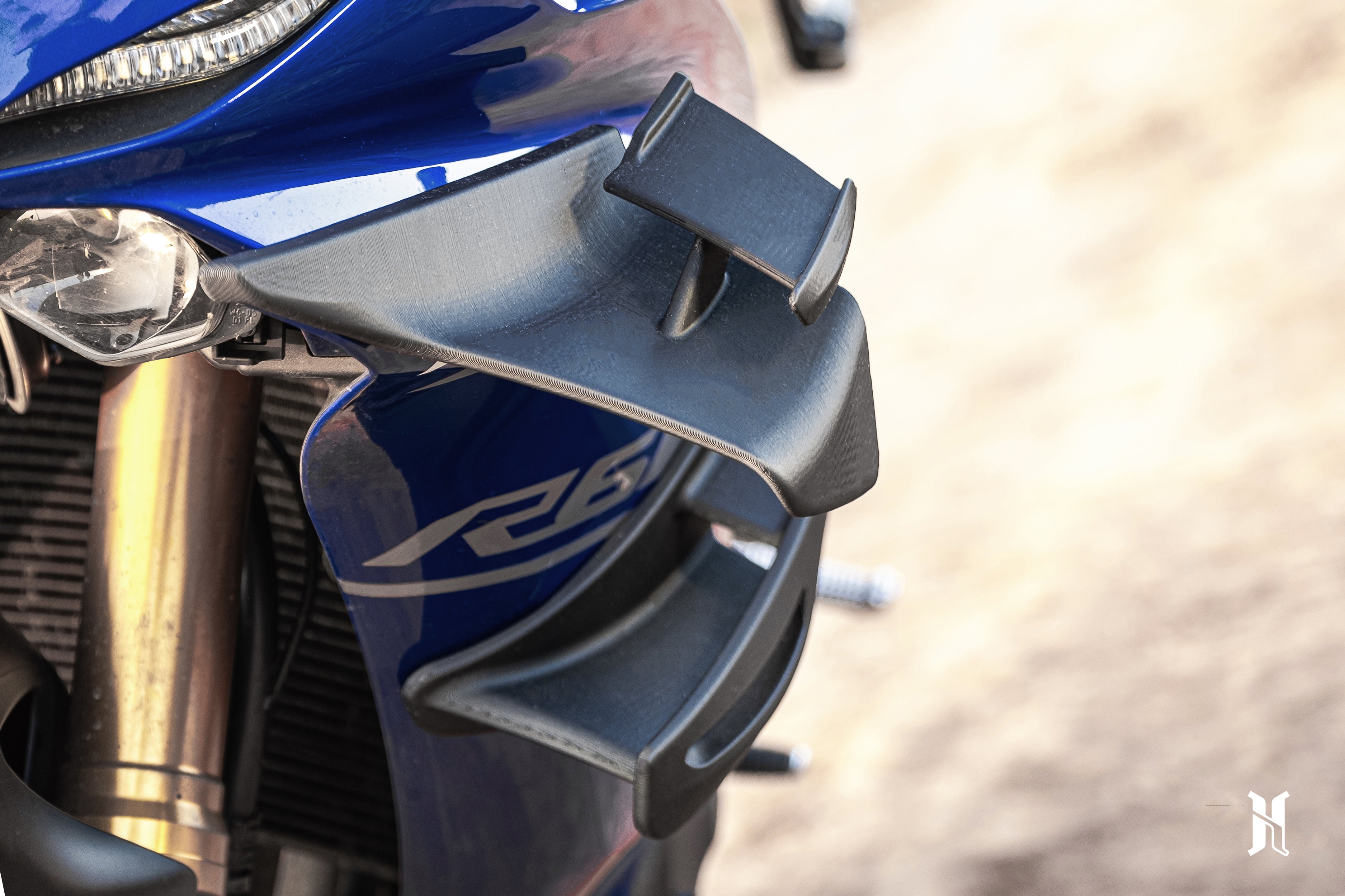 Harmonize aerodynamic winglets for Yamaha YZF-R6, Yamaha YZF-R6 winglets for improved performance, high-performance aerodynamic upgrades for Yamaha R6, Yamaha R6 winglets for better stability and speed, Yamaha R6 racing winglets, Yamaha R6 performance upgrades, Yamaha YZF-R6 custom parts, Yamaha R6 body kit, Yamaha R6 tuning parts, aerodynamic solutions for Yamaha R6, Yamaha YZF-R6 aftermarket parts, Yamaha R6 side winglets