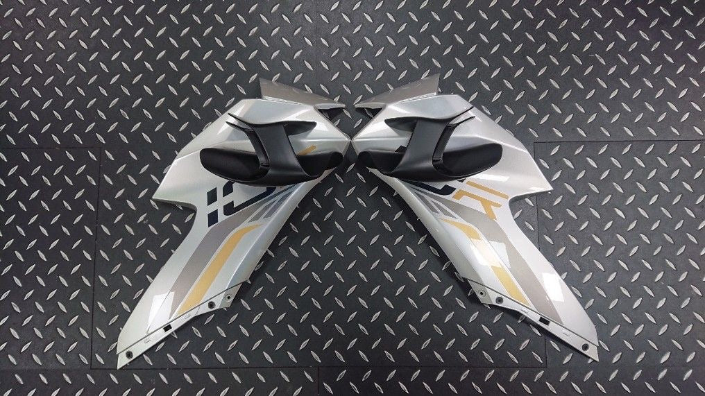HARMONIZE HMZ-ZX10R winglets fitted to Kawasaki ZX-10R fairing during development