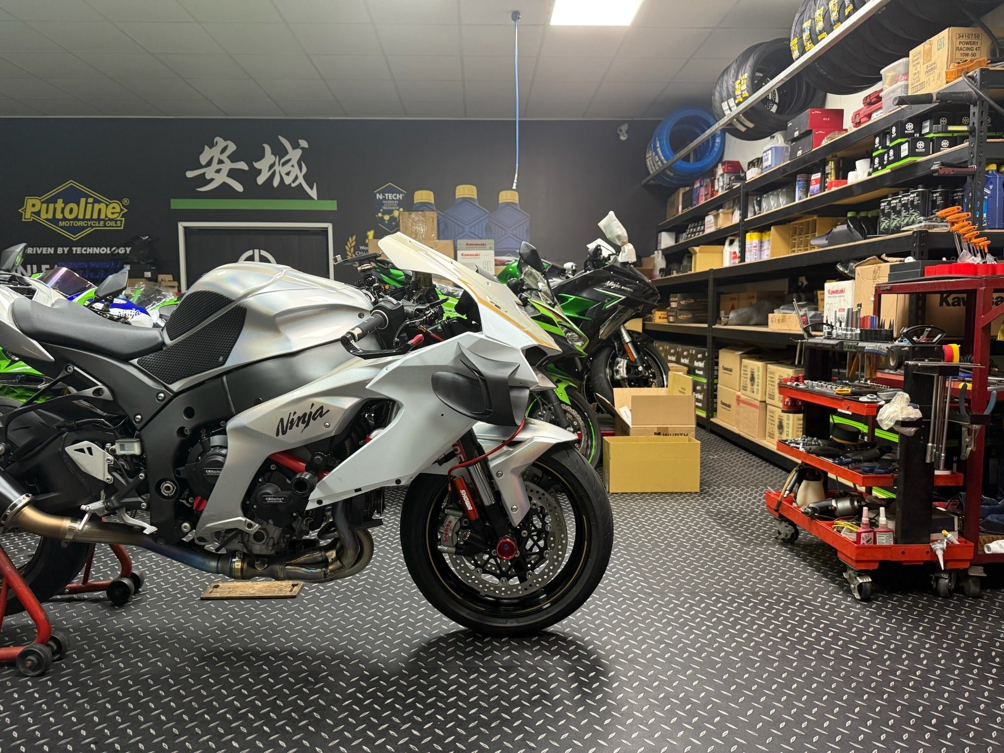 HARMONIZE ZX-10R winglet mock-up fitted to Kawasaki ZX-10R during development
