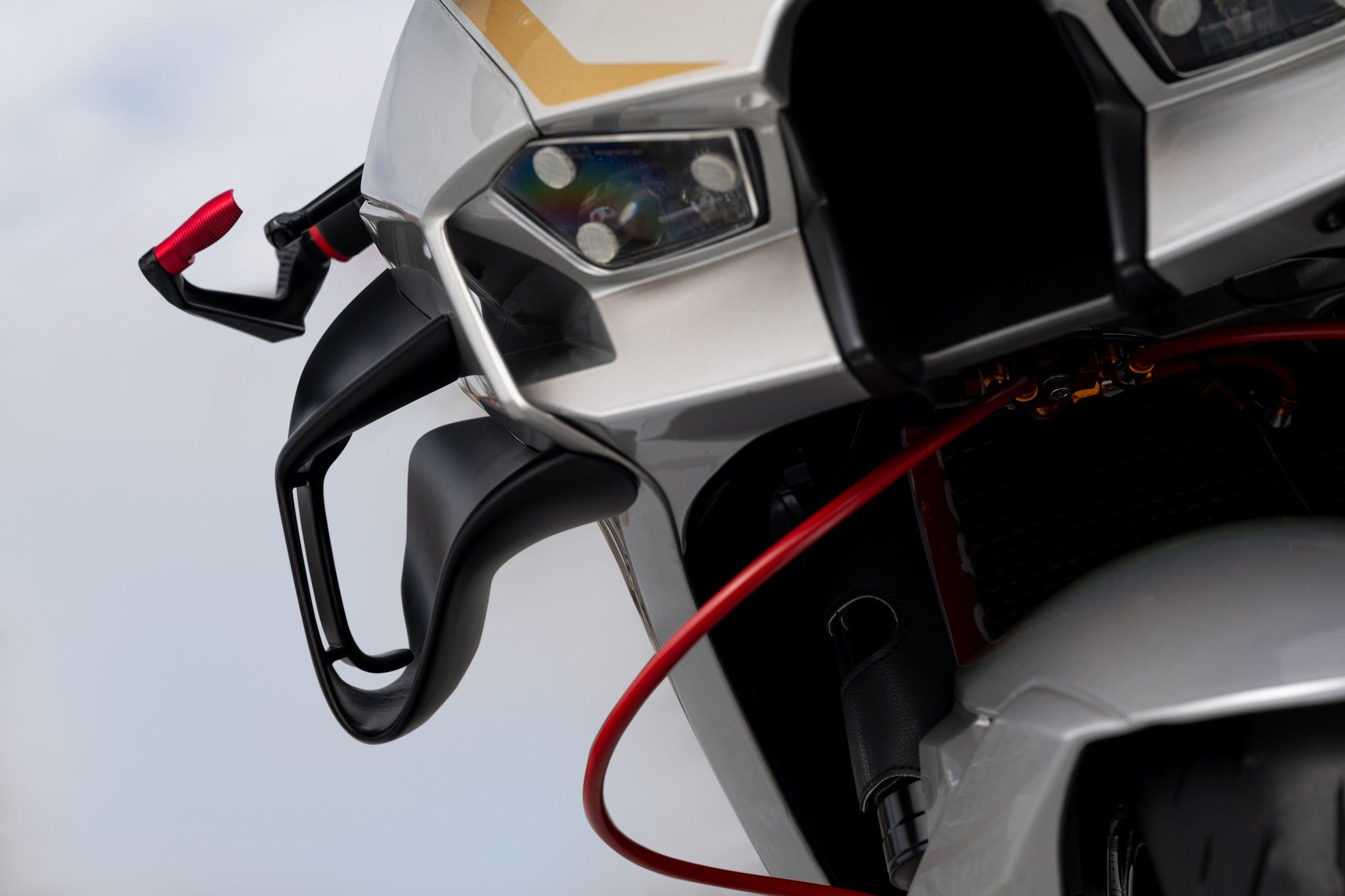Close-up of final HARMONIZE HMZ-ZX10R winglet on Kawasaki ZX-10R
